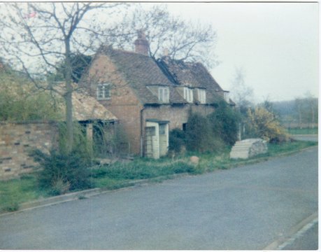 Brickhill Close<br>Ziggys Cottage 4